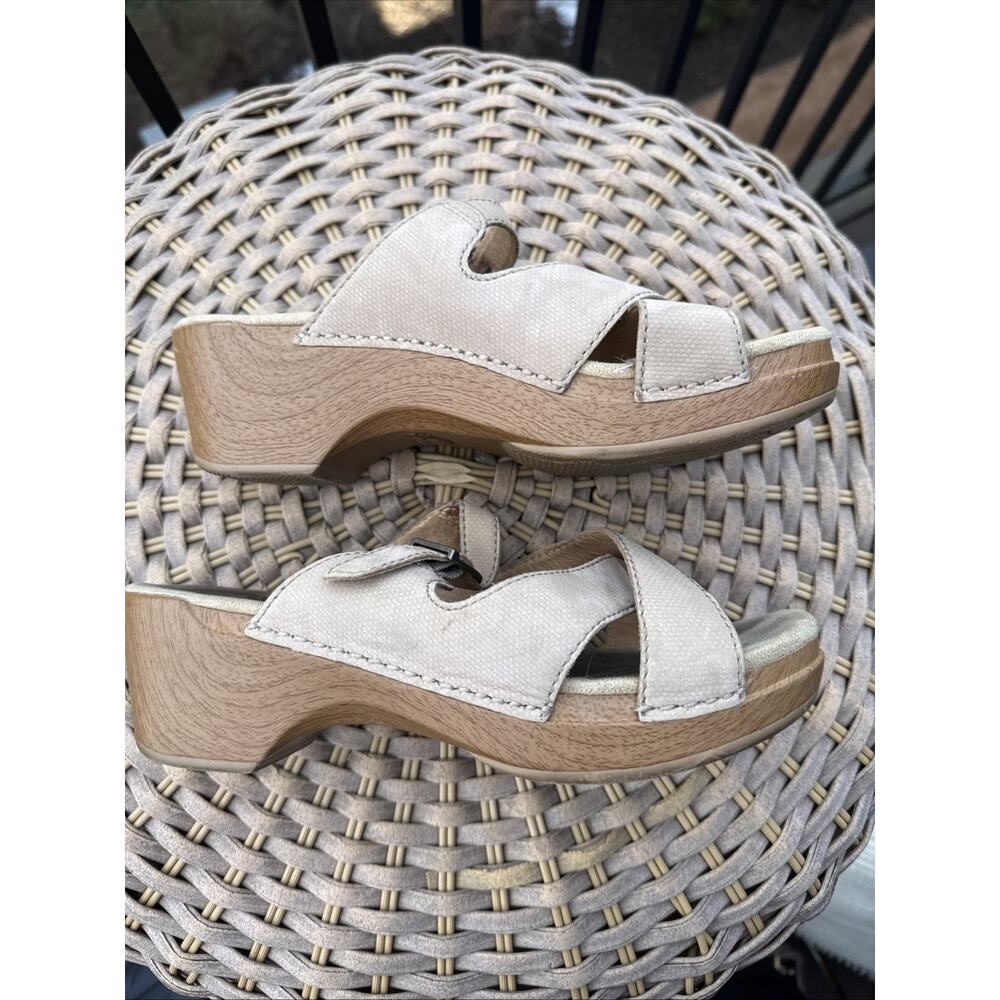 Dansko Wedge Sandals Beige Tan Nubuck Leather Women’s 8.5-9 EU 38 Platform Comfy